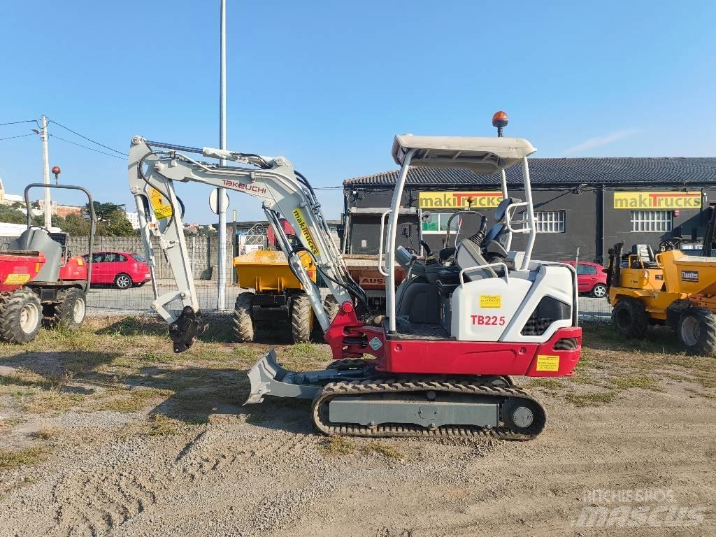 Takeuchi TB 225 Mini kotrók < 7t