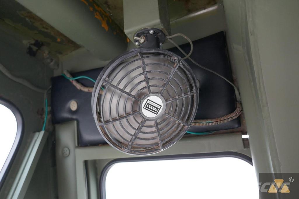 CAT D7G Ex-army lánctalpas dózerek