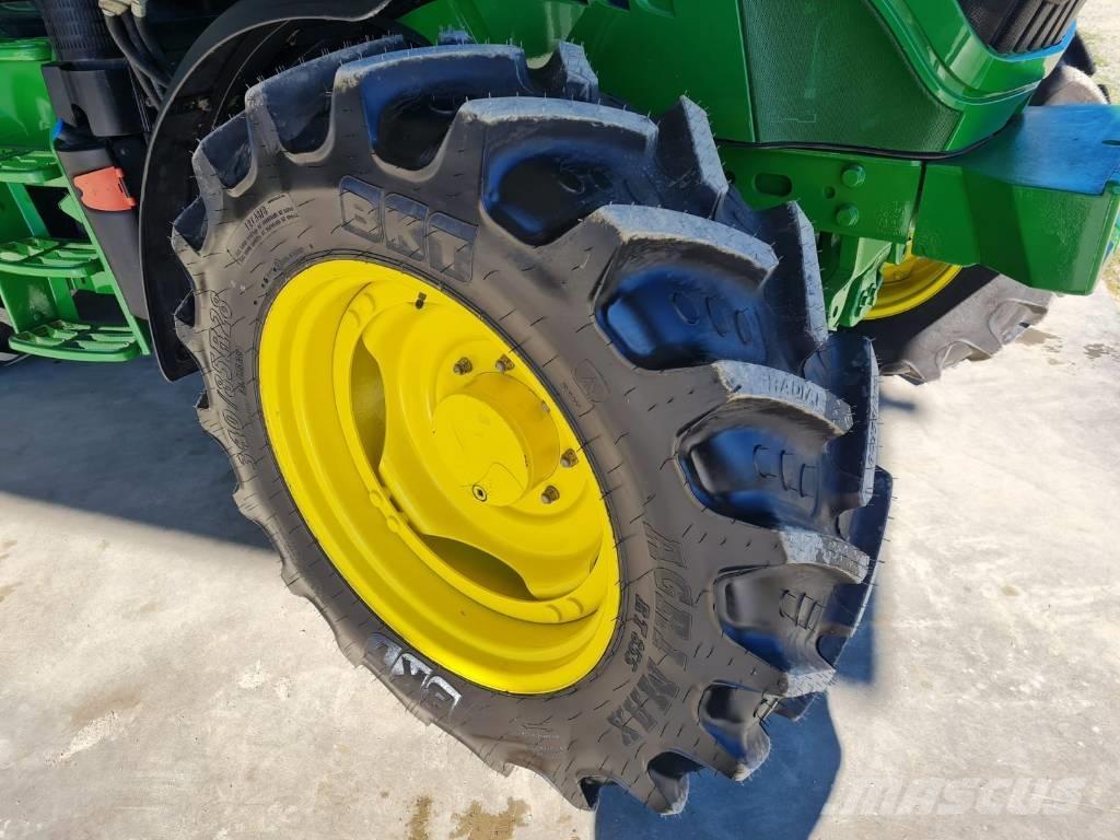 John Deere 6105 R Traktorok