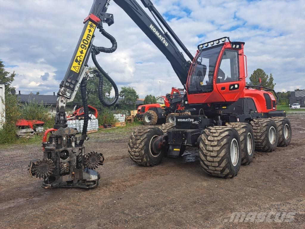 Komatsu 901 XC Betakarítók