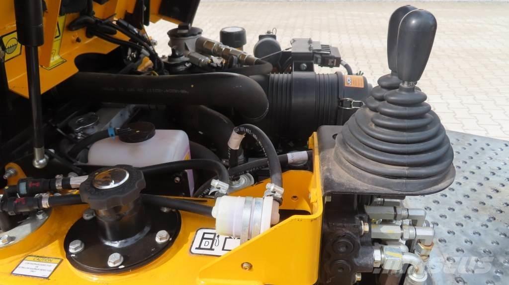 JCB 1T-2HT Mezei dömperek