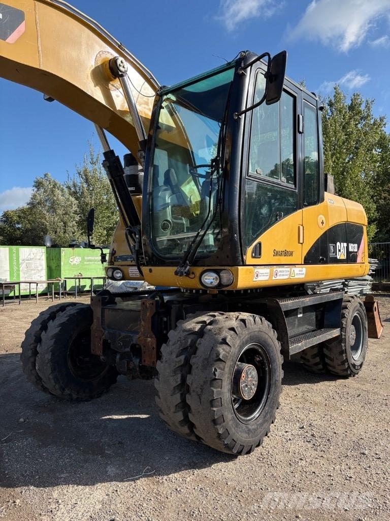 CAT M 313 D Mono Gumikerekes kotrók