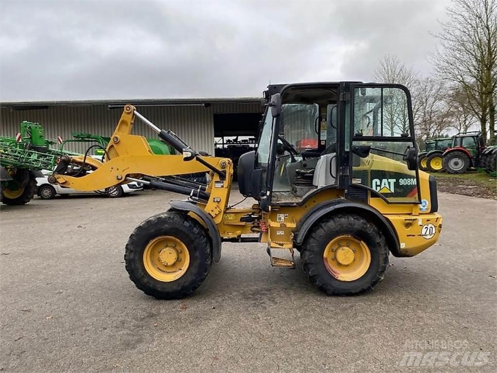 CAT 908M Gumikerekes homlokrakodók