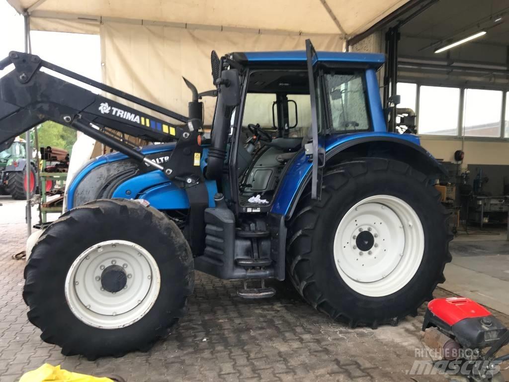 Valtra N 142 Traktorok