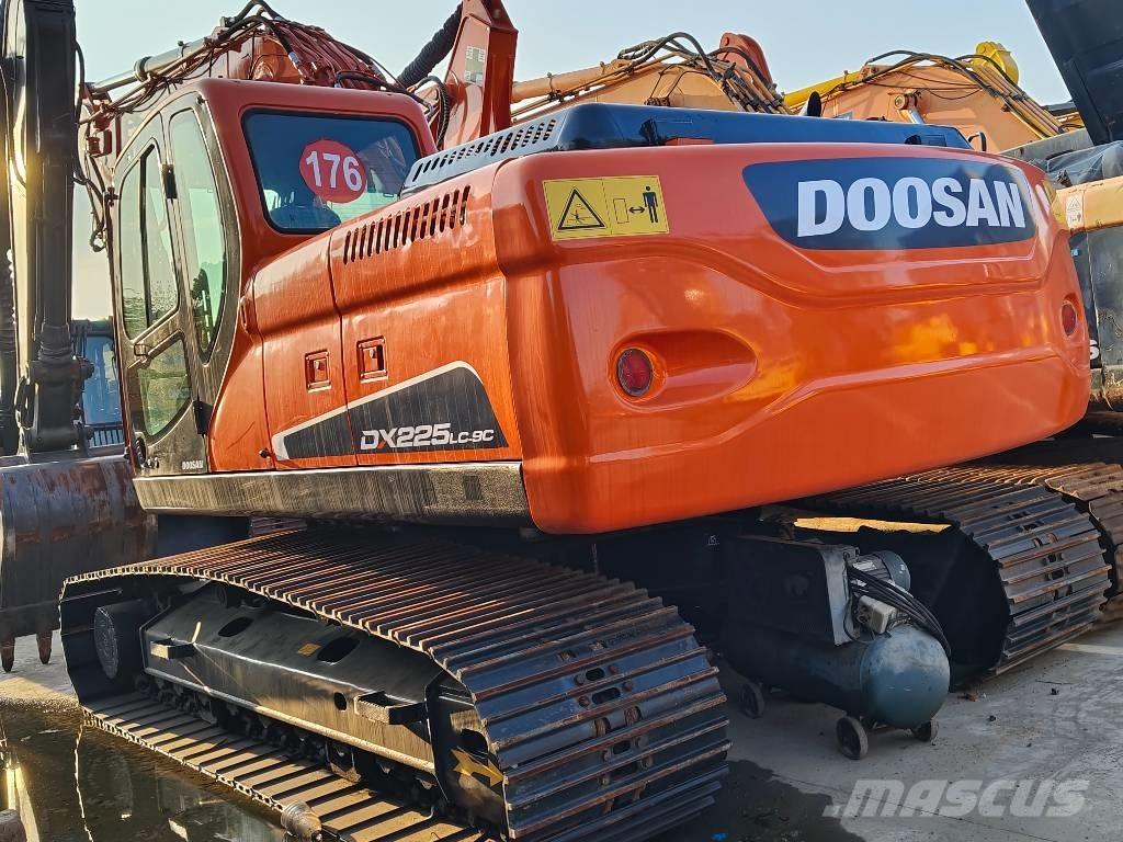Doosan DX 225 LC-9C Lánctalpas kotrók