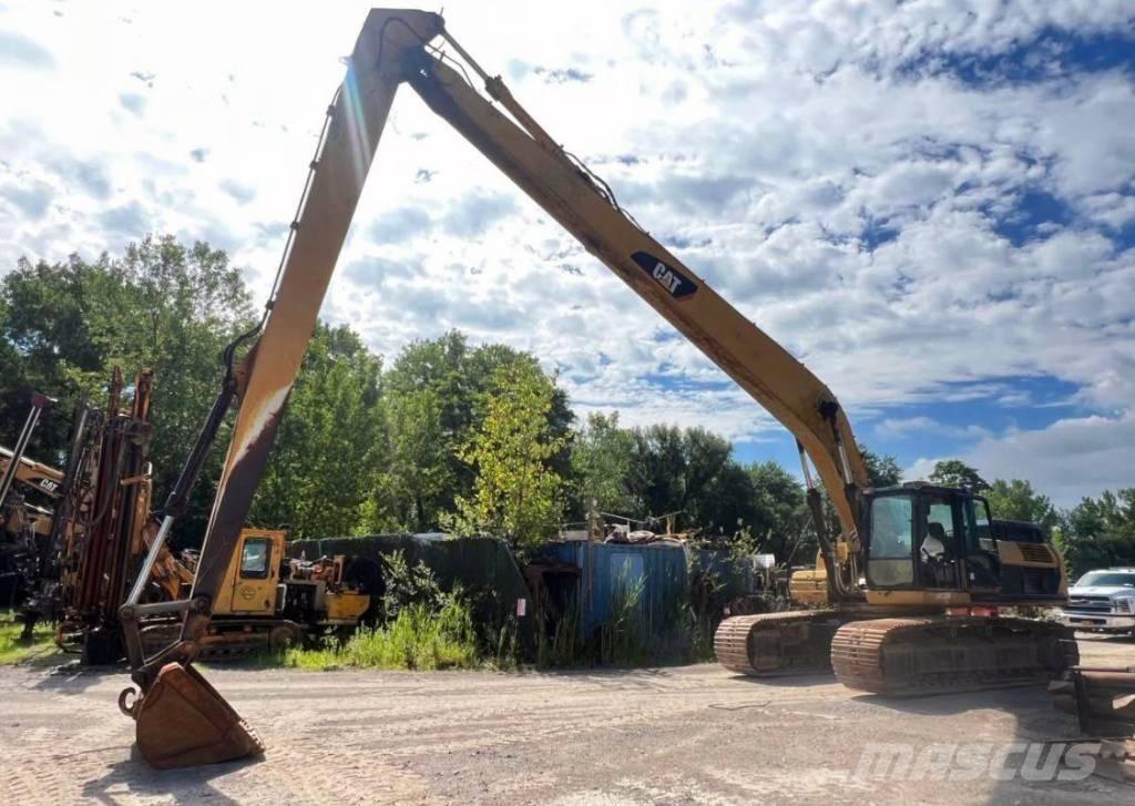 CAT 330 D L Lánctalpas kotrók