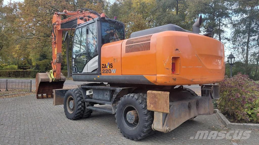 Hitachi ZX220W-5B Gumikerekes kotrók