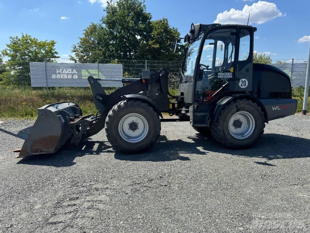Wacker Neuson WL44 Gumikerekes homlokrakodók