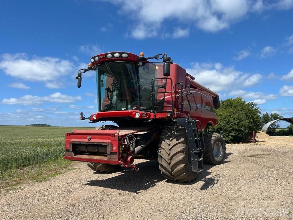CASE Axial Flow 7120 Kombájnok
