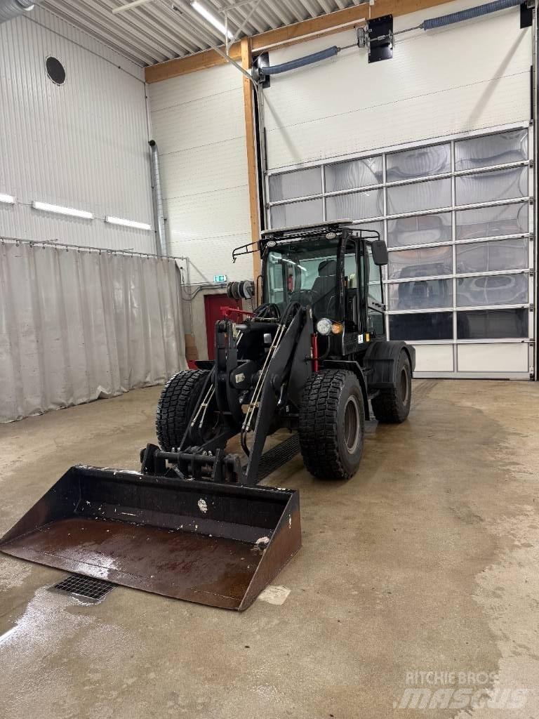  D-Machine  2550 Gumikerekes homlokrakodók