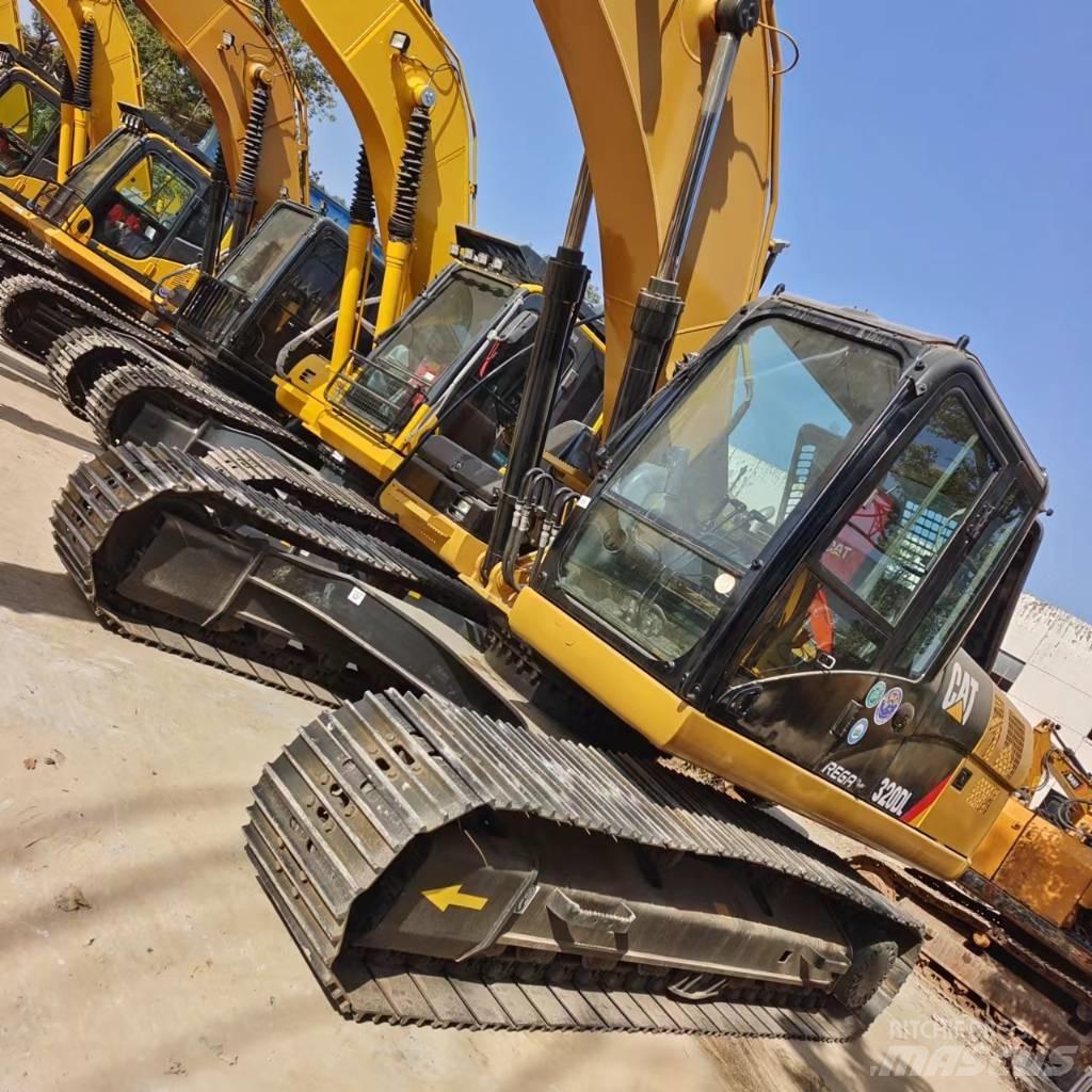 CAT 320 D Lánctalpas kotrók