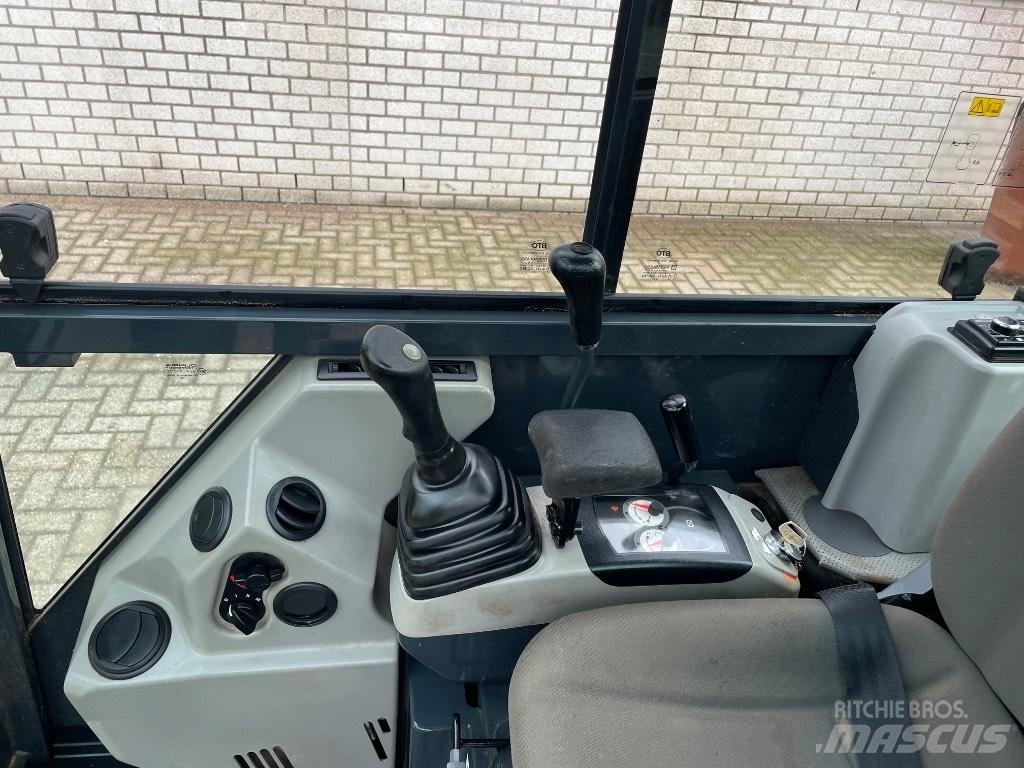 Komatsu PC 17 R-5 Mini kotrók < 7t