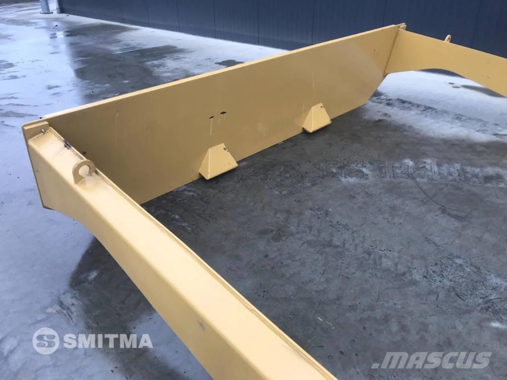 CAT 735- B1N Tailgates