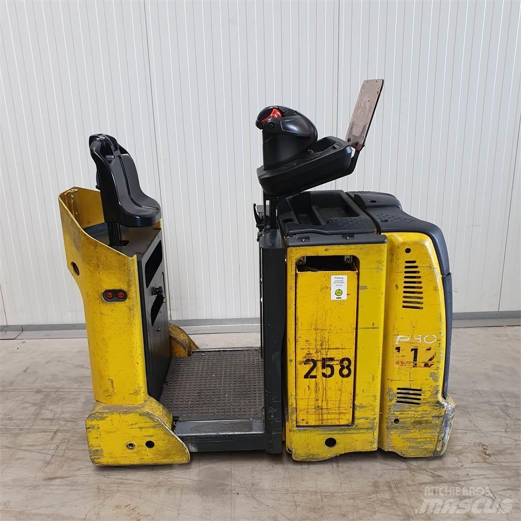 Linde P30C Vontatótargonca