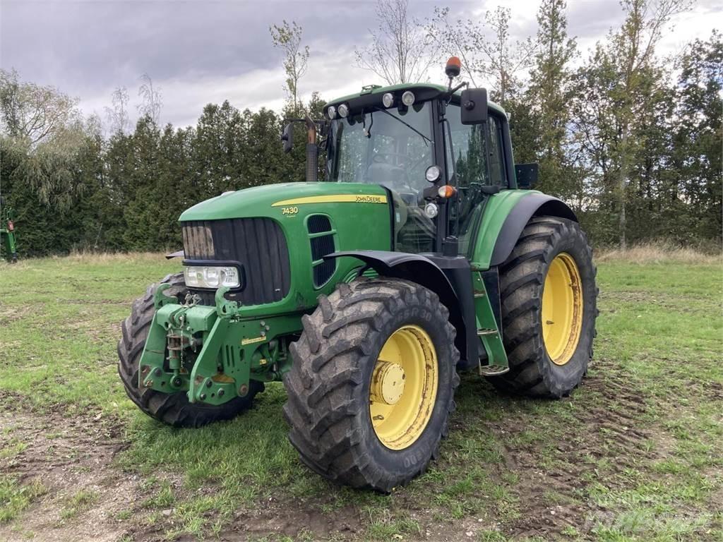 John Deere 7430 Traktorok