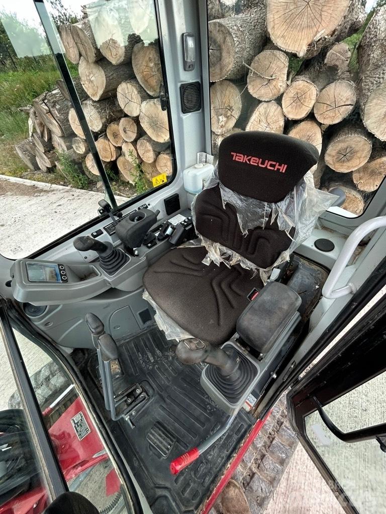 Takeuchi TB 225 Mini kotrók < 7t
