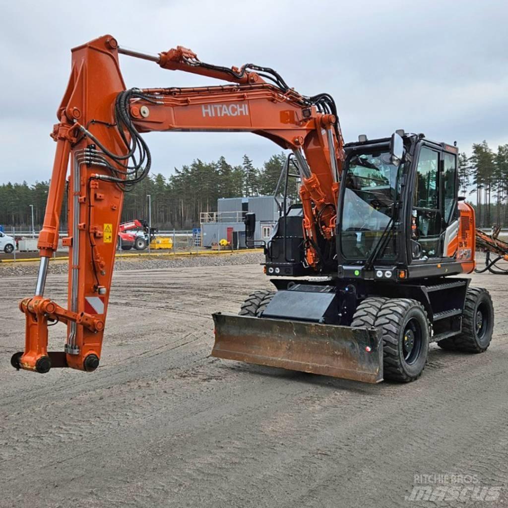 Hitachi ZX 135W Gumikerekes kotrók