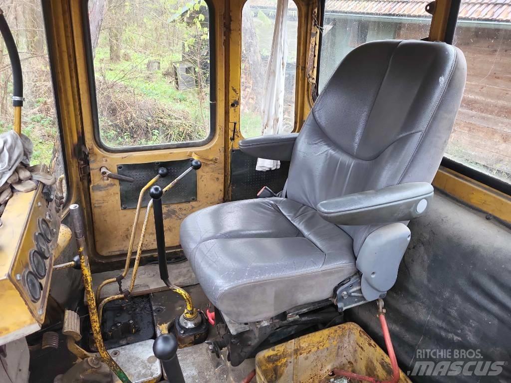 Chtz T 130 lánctalpas dózerek