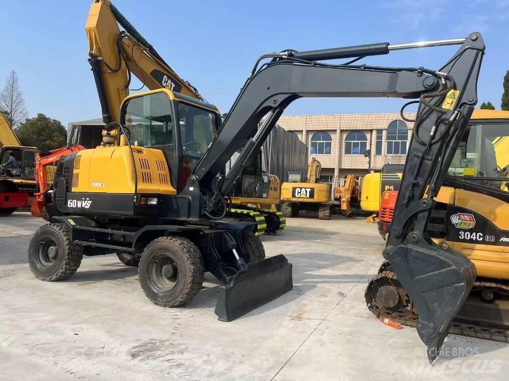 Hyundai R60W-9 Gumikerekes kotrók