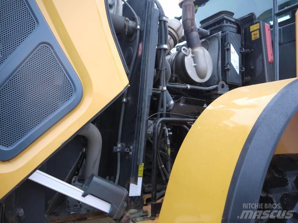 Hyundai HL 955 Gumikerekes homlokrakodók