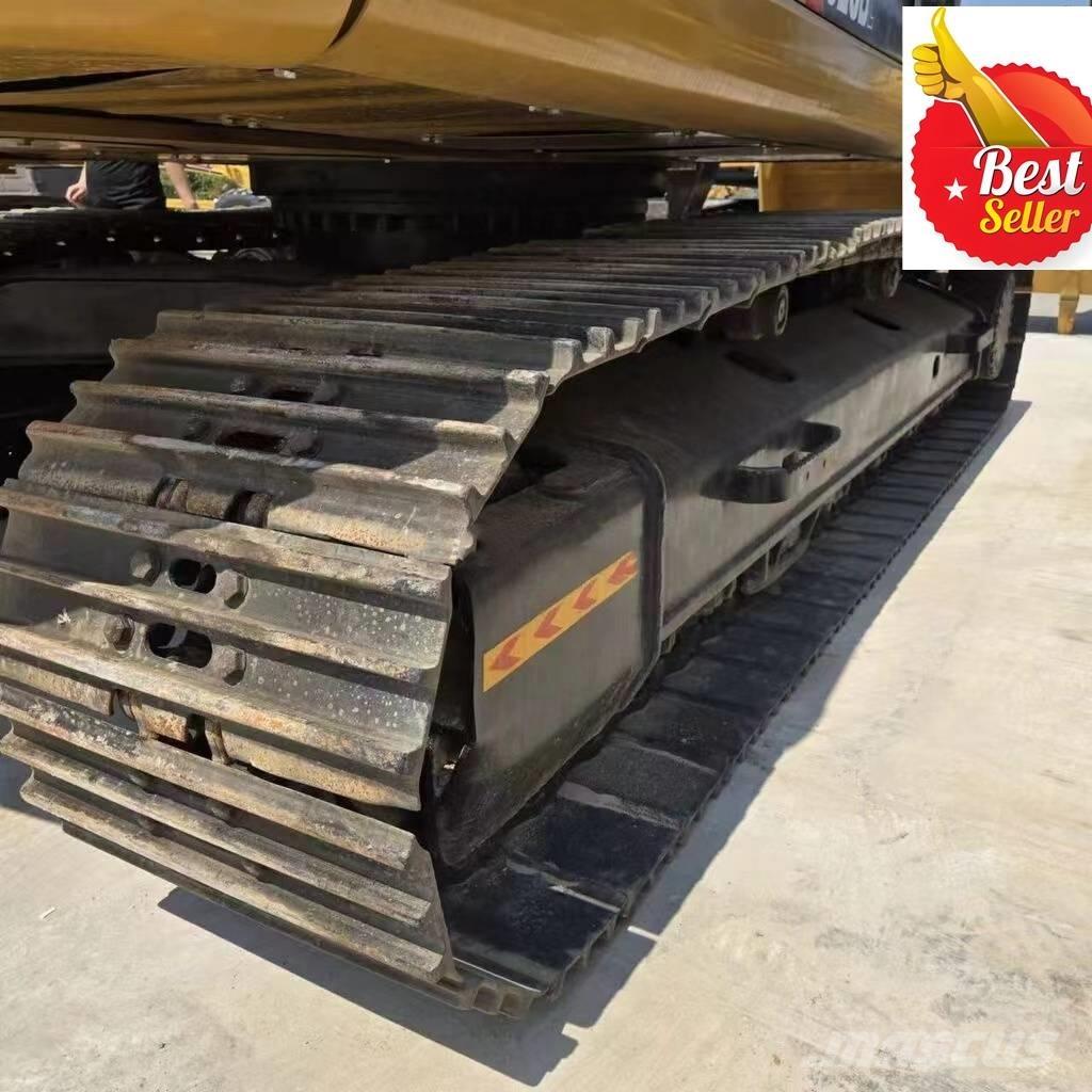 CAT 323 D L Lánctalpas kotrók