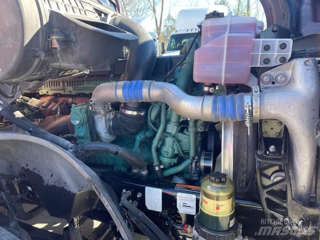 Volvo VNL64T300 Nyergesvontatók