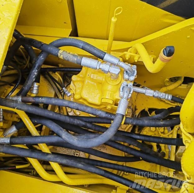 Komatsu PC220-8 Lánctalpas kotrók