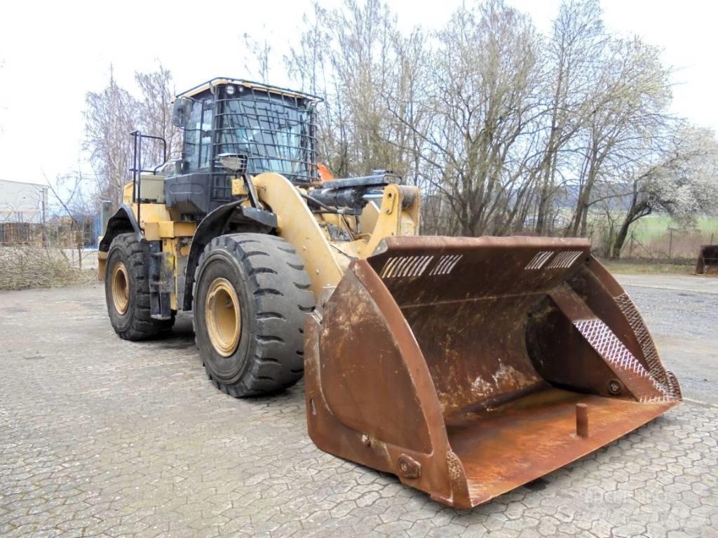 CAT 950 M Gumikerekes homlokrakodók