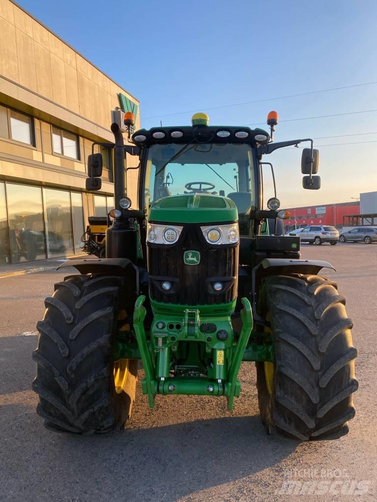 John Deere 6215 R Traktorok