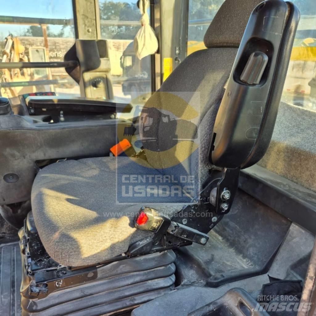 John Deere 724 K Gumikerekes homlokrakodók