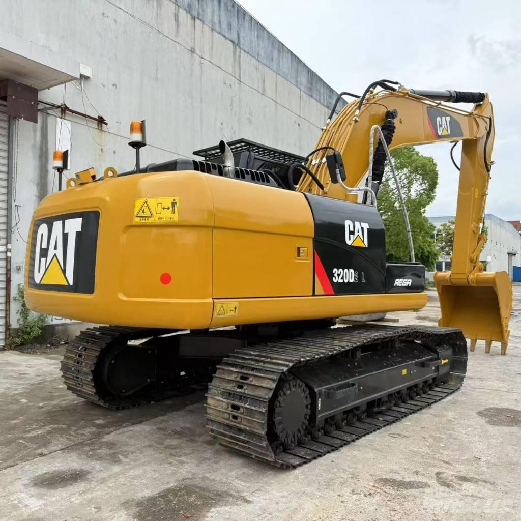 CAT 320D2 Lánctalpas kotrók