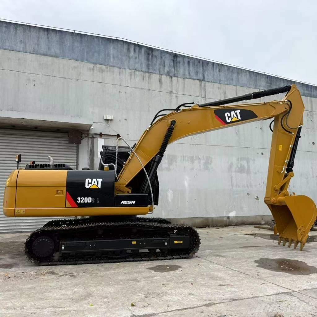 CAT 320D2 Lánctalpas kotrók