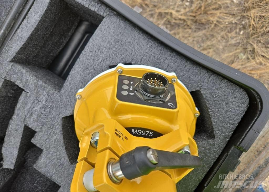 CAT 330 Lánctalpas kotrók
