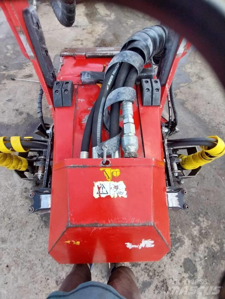 Komatsu 941.1 Betakarítók