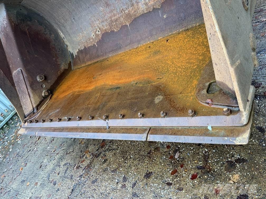 JCB 457 HT Gumikerekes homlokrakodók