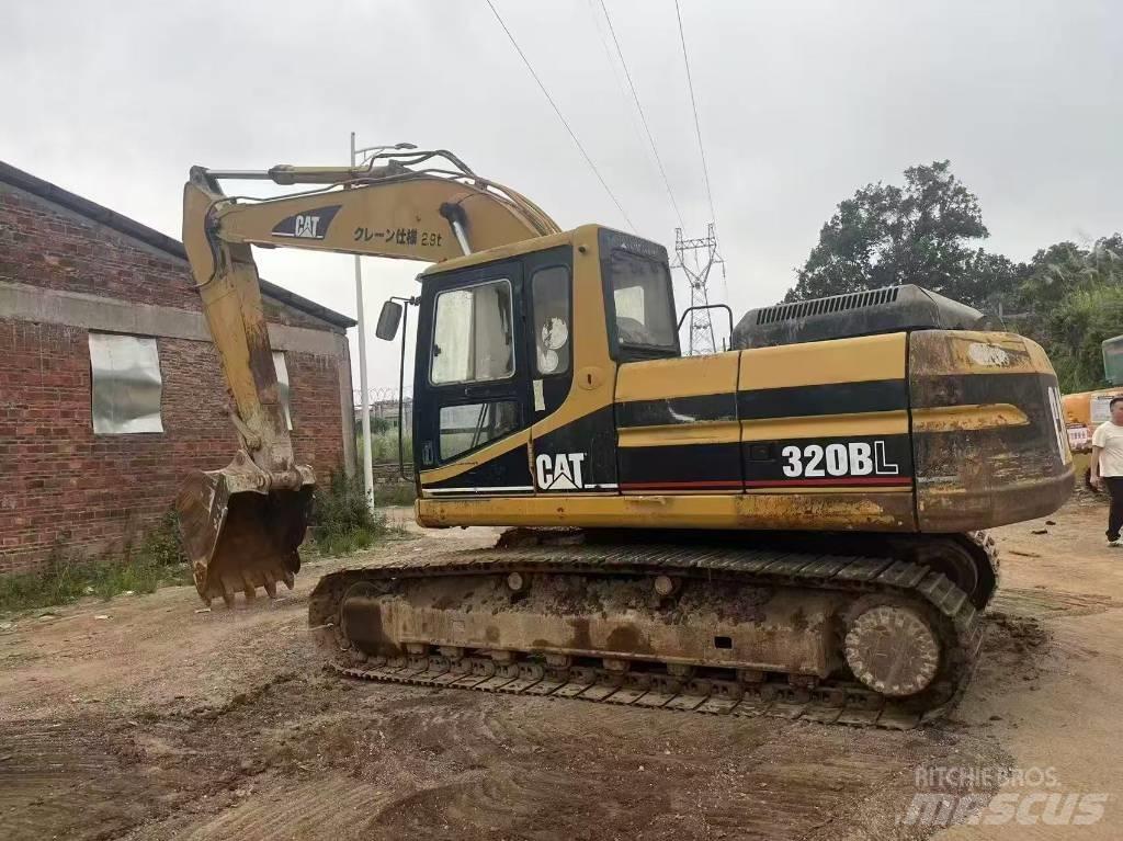 CAT 320 B L Lánctalpas kotrók