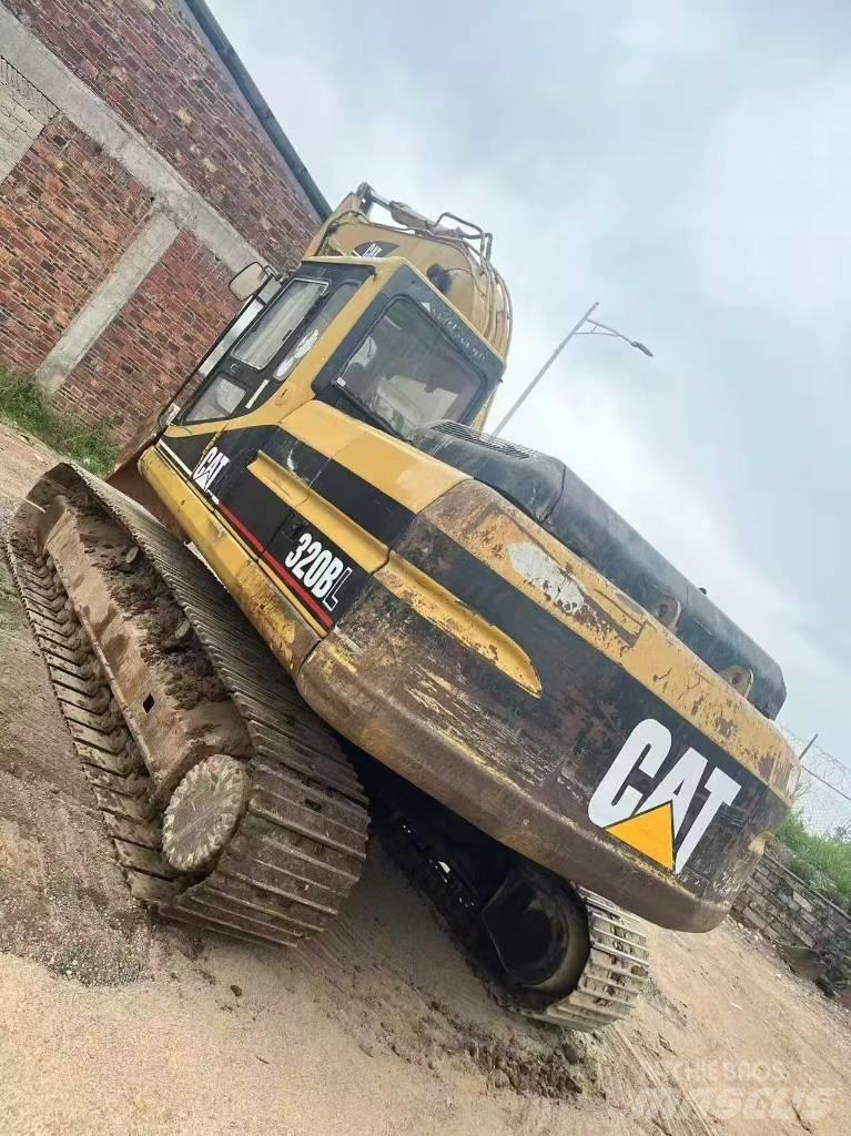 CAT 320 B L Lánctalpas kotrók