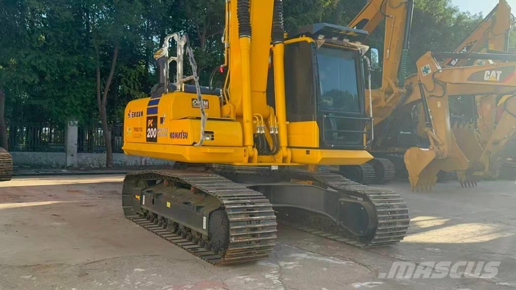 Komatsu PC 200-8N1 Kétéltű markolók