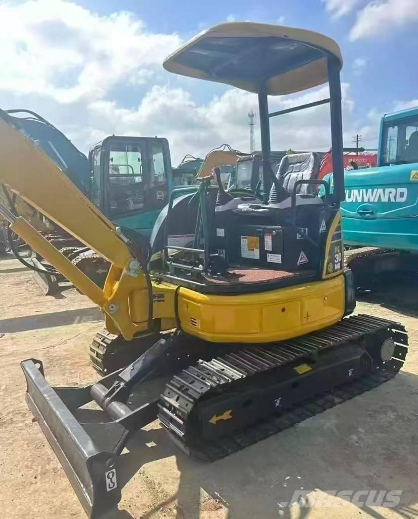 Komatsu PC 30 Mini kotrók < 7t
