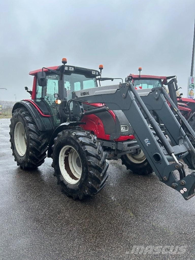 Valtra N 121 Traktorok