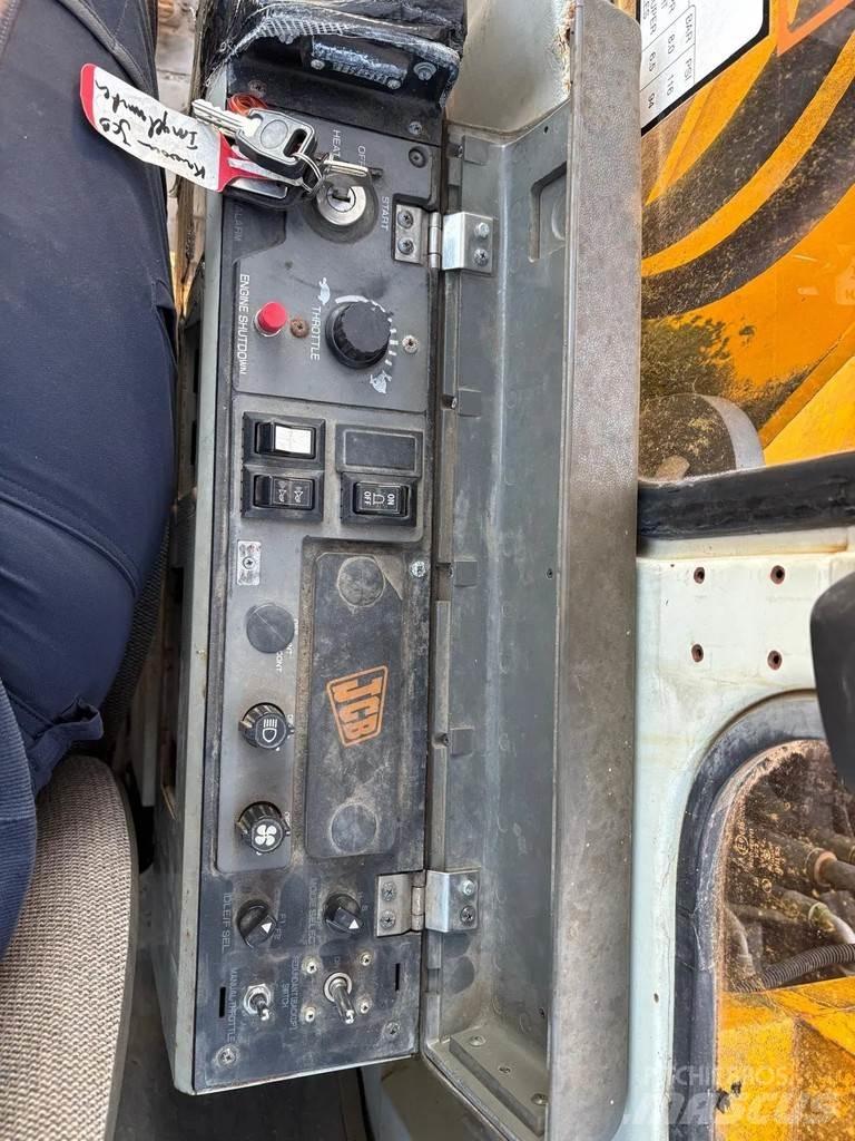 JCB JS130W Gumikerekes kotrók