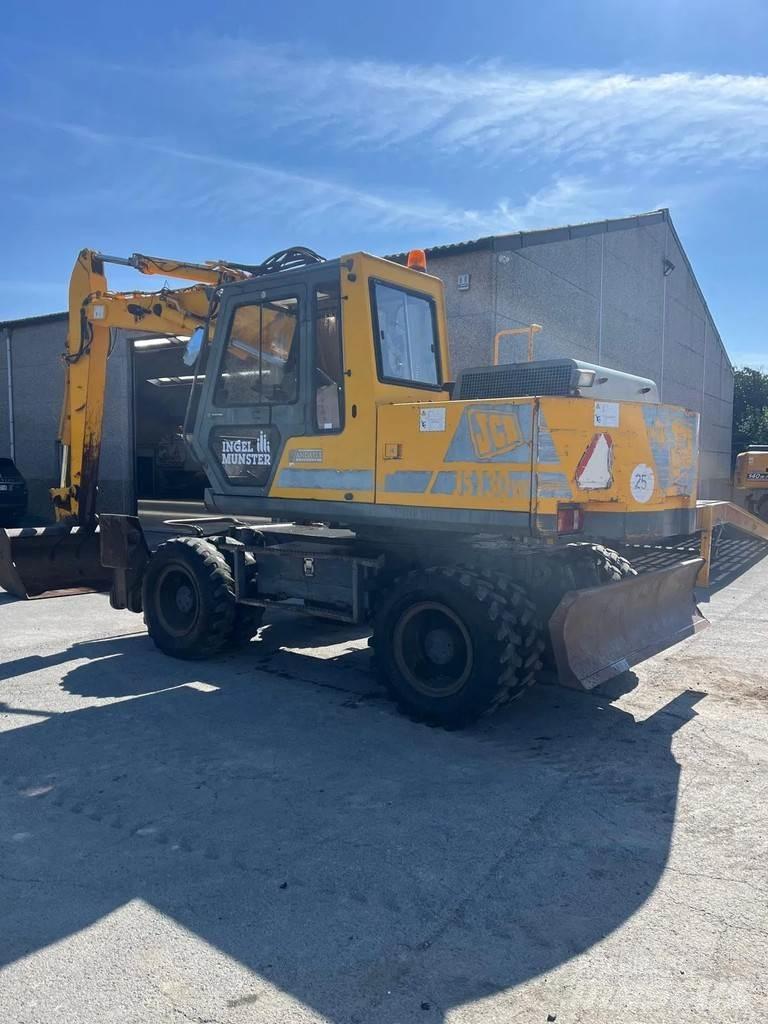 JCB JS130W Gumikerekes kotrók