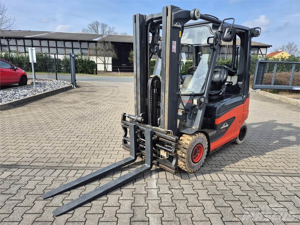 Linde E25 Elektromos targoncák