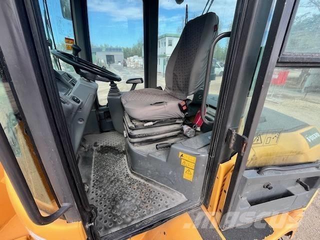 Volvo L 30 G Gumikerekes homlokrakodók