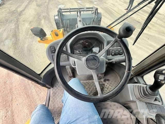 Volvo L 30 G Gumikerekes homlokrakodók
