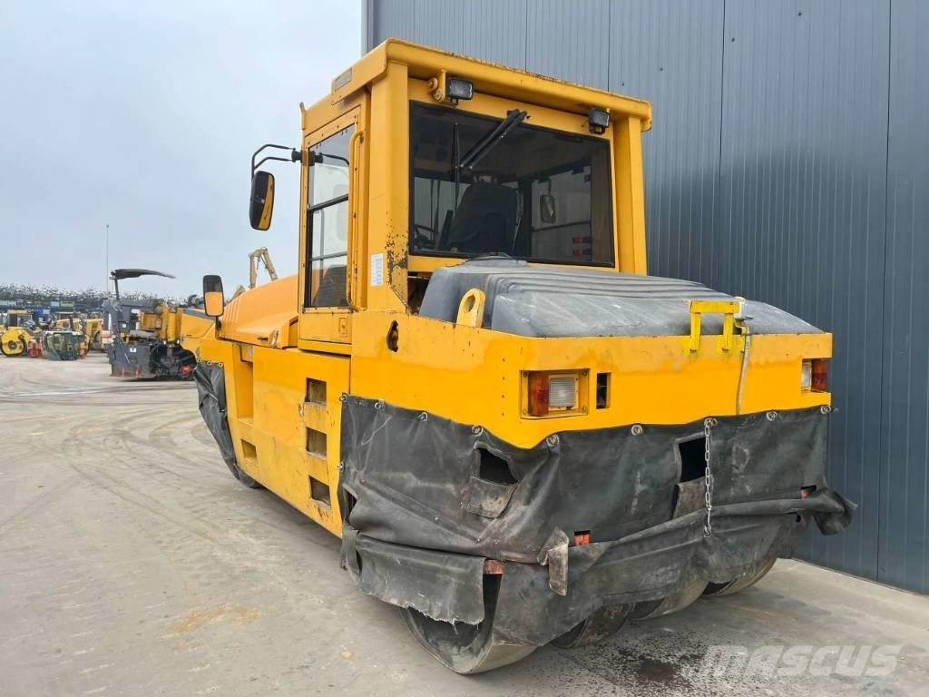 CAT PS300B Pneumatikus kerekes hengerek