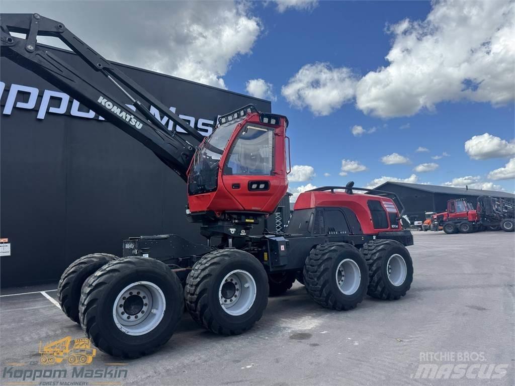 Komatsu 931XC Betakarítók