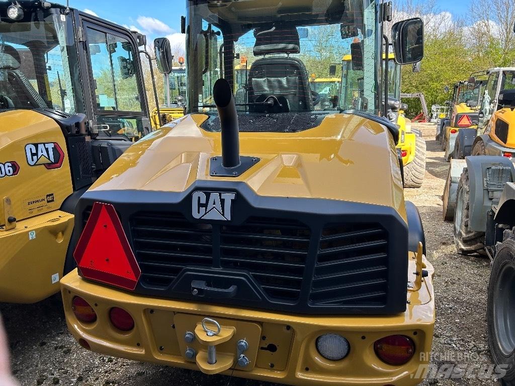 CAT 906 Gumikerekes homlokrakodók