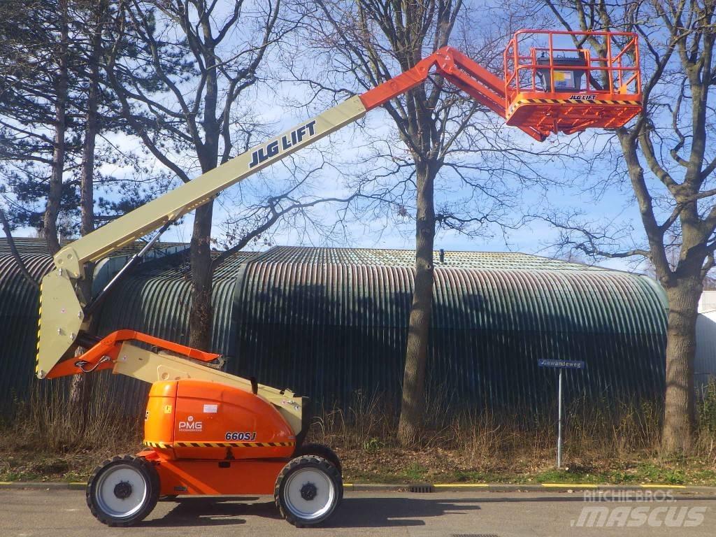 JLG 600AJ Karos emelők