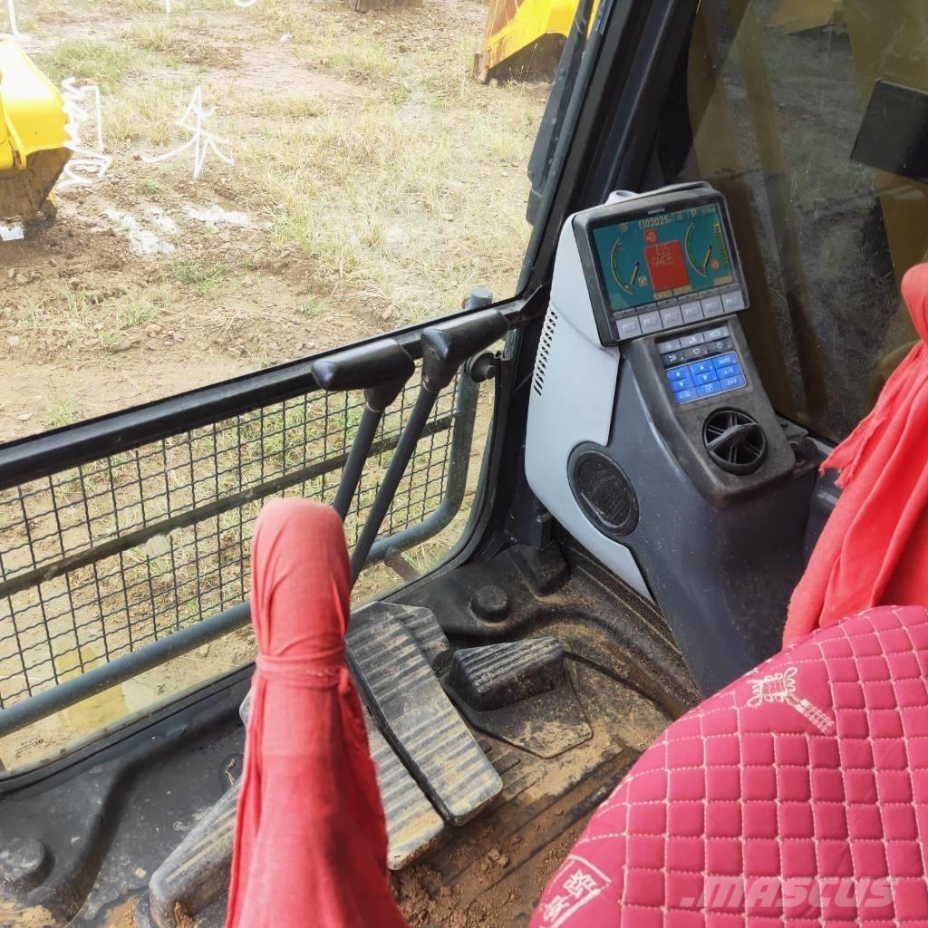 Komatsu PC200-8 Lánctalpas kotrók